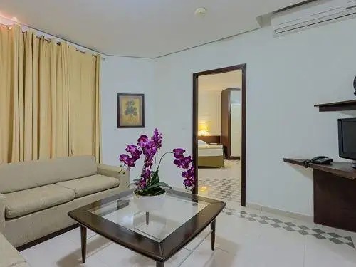 GOLDEN TULIP PANTANAL