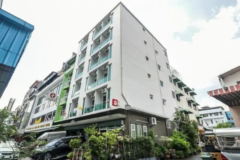 THE FIFTH RESIDENCE