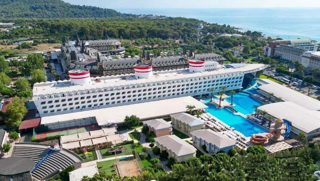 TRANSATLANTIK HOTEL & SPA (EX. QUEEN ELIZABETH ELITE SUITE)