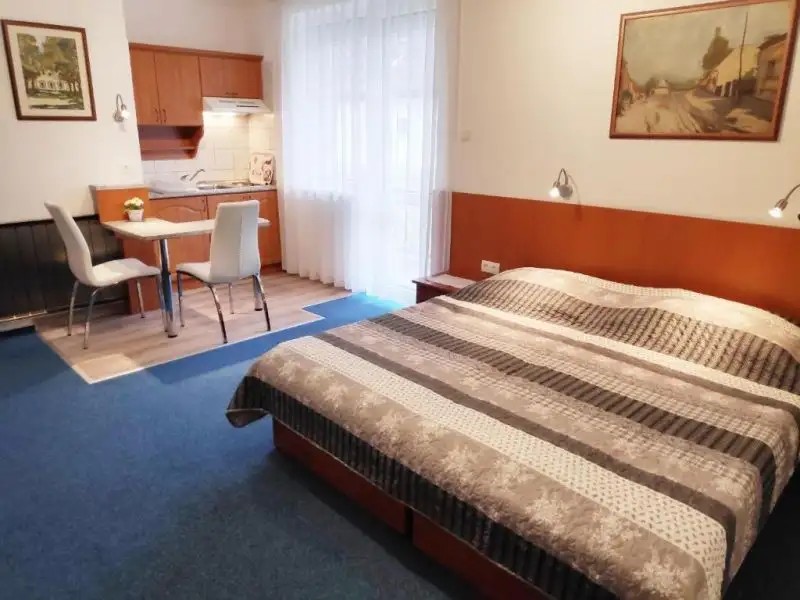 KLARA VILLA APARTMAN HEVIZ