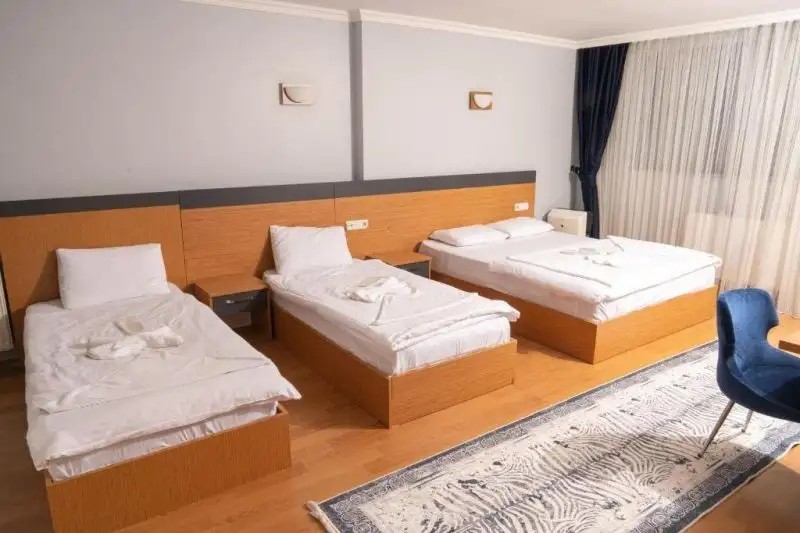 HERALDIC ROOM HOTEL