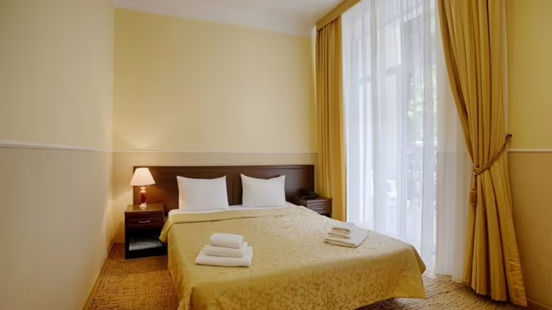 ЛАЗУРНЫЙ БЕРЕГ