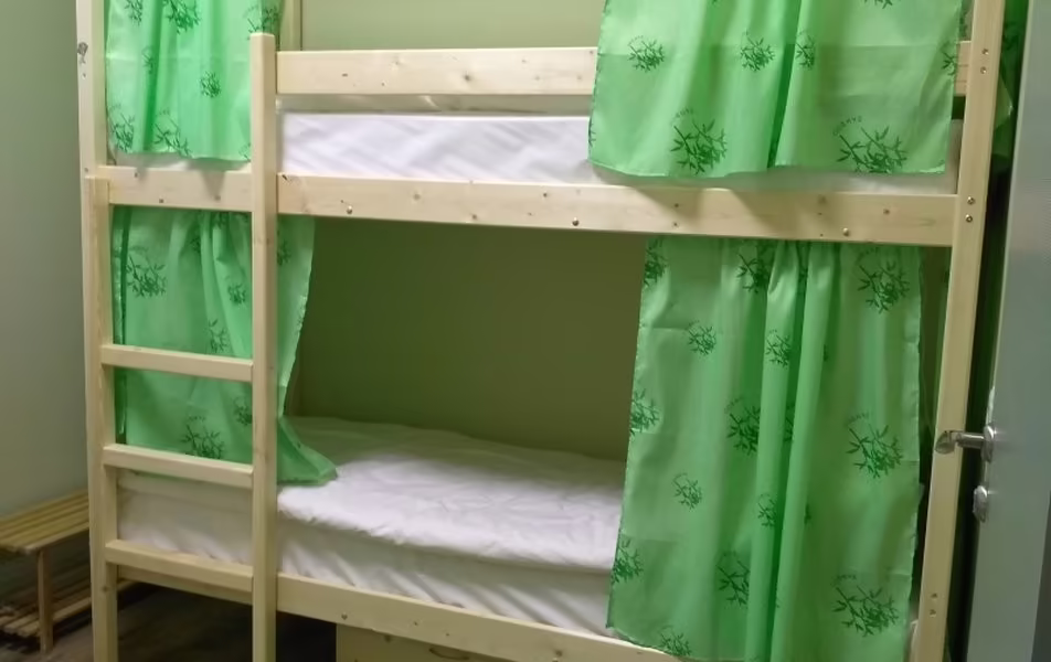 В БИБЛИОТЕКЕ ХОСТЕЛ