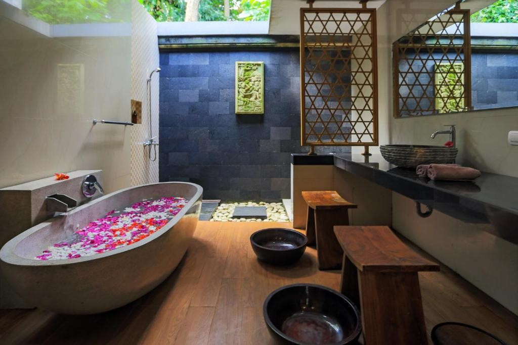 FULL MOON VILLA