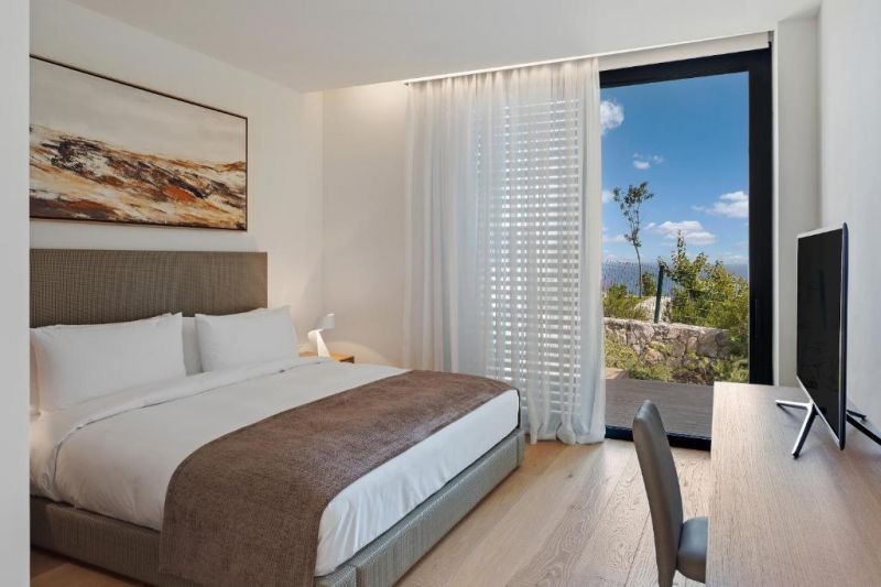 4 bedrooms pool residence