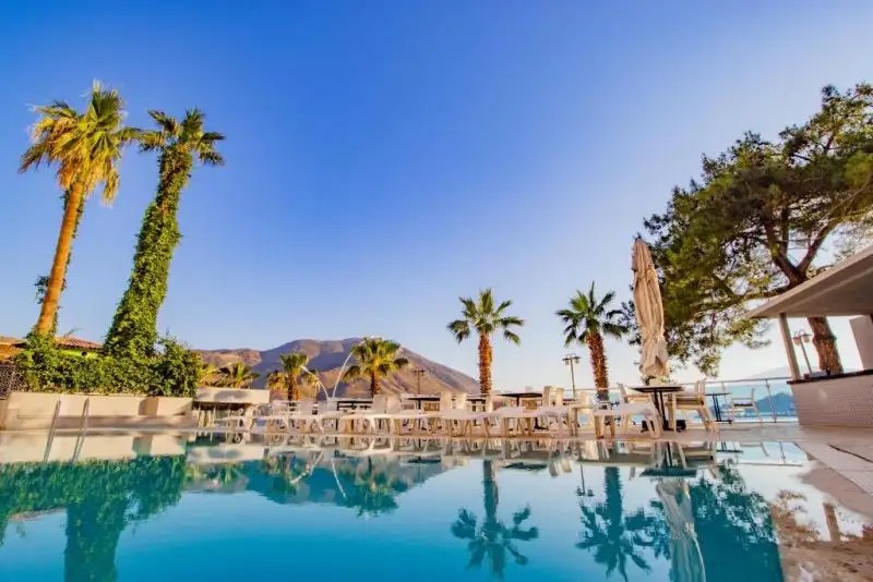 MARBAS SELECT BEACH ADULTS ONLY 14+