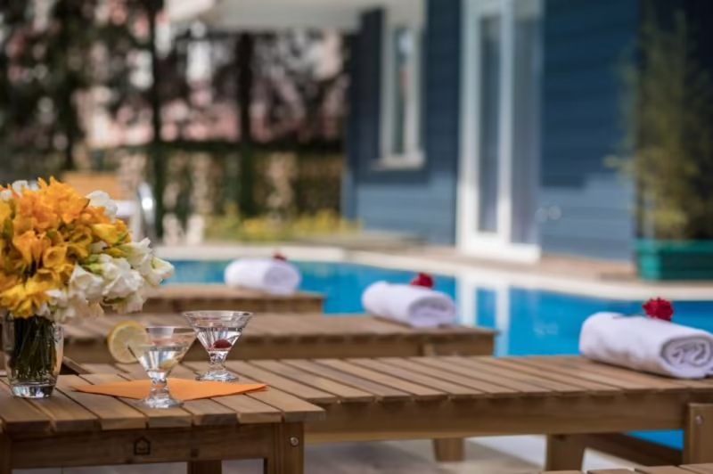 ELANIS SUITES