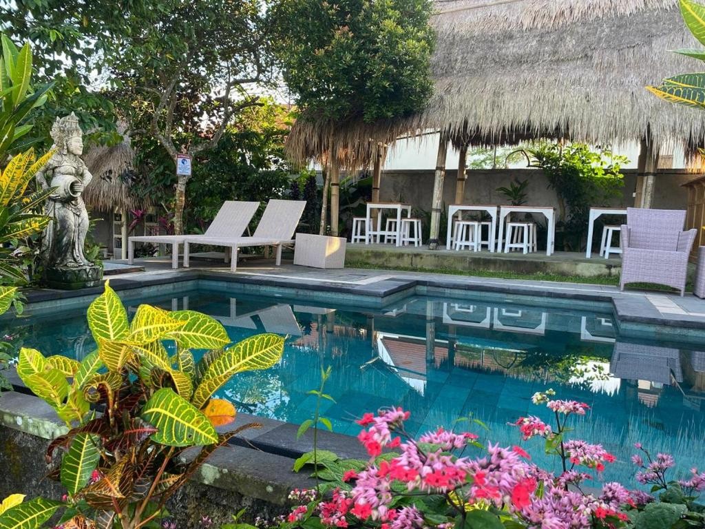 DUKUH VILLAGE HOMESTAY & VILLAS