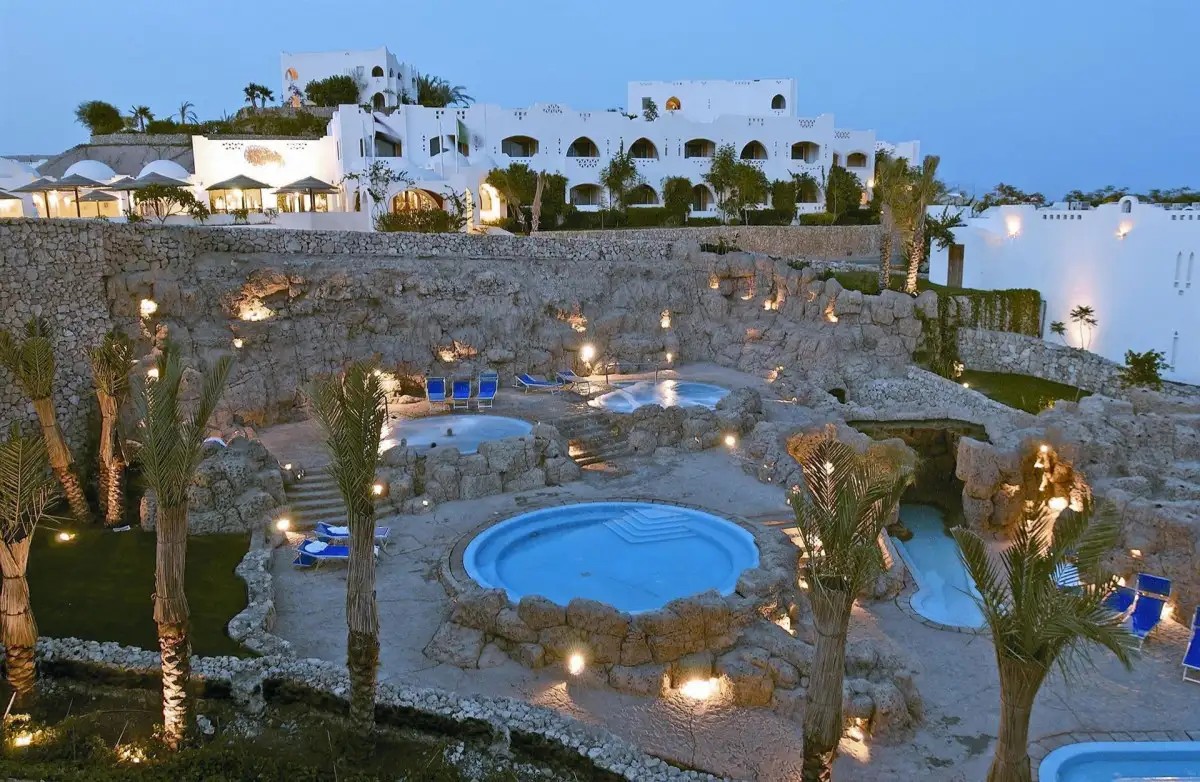 DOMINA CORAL BAY SULTAN POOL