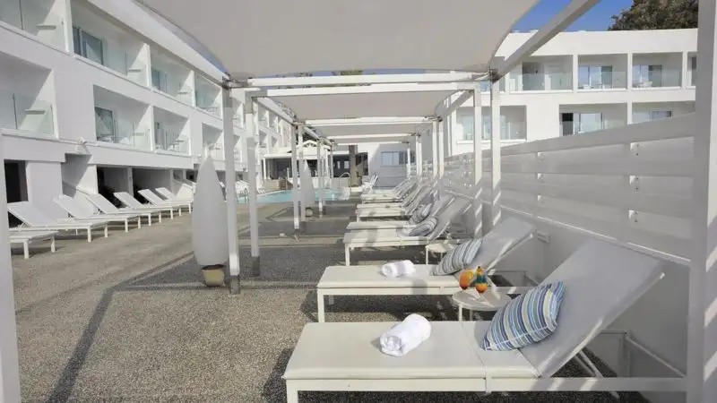 LIQUID HOTEL APTS
