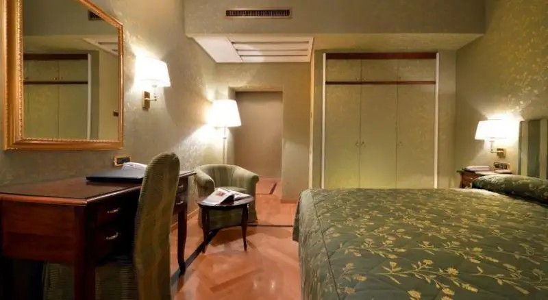 GRAND HOTEL VESUVIO