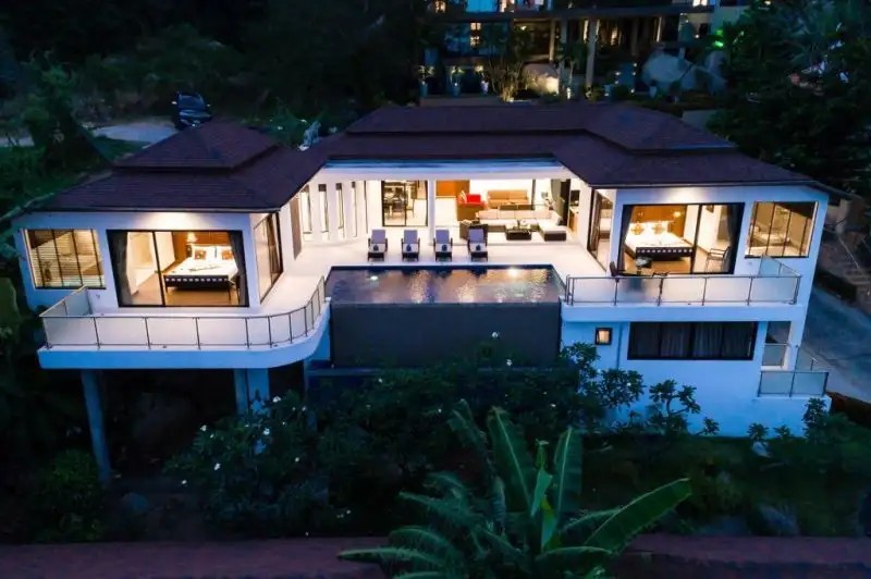 SUNNY BANKS VILLA