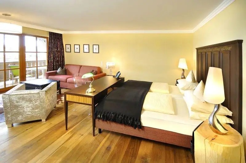 ALPINE PALACE NEW BALANCE LUXUS RESORT