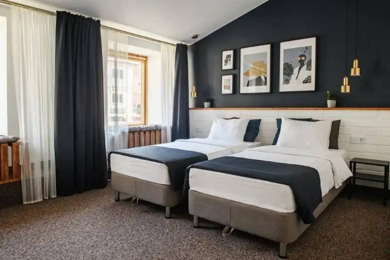 HISTORY HOTEL