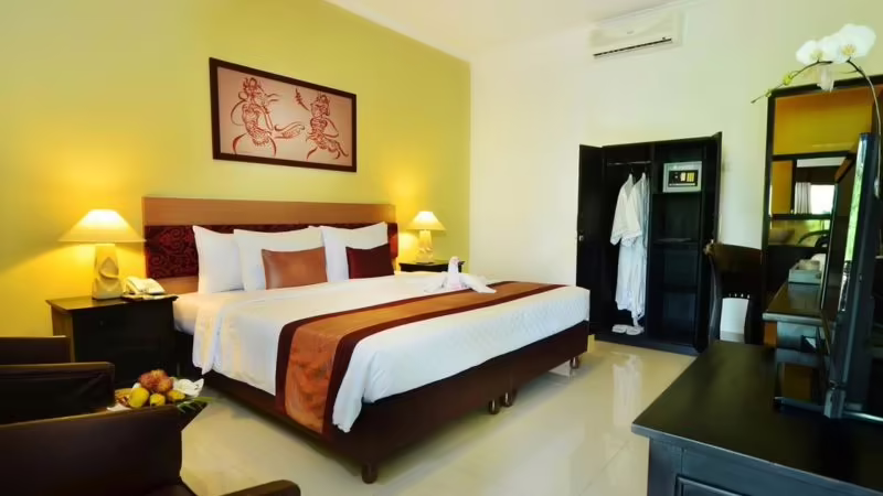 SARINANDE BEACH INN