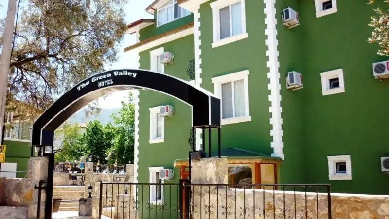 THE GREEN VALLEY HOTEL