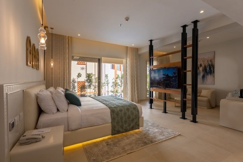 pool suite
