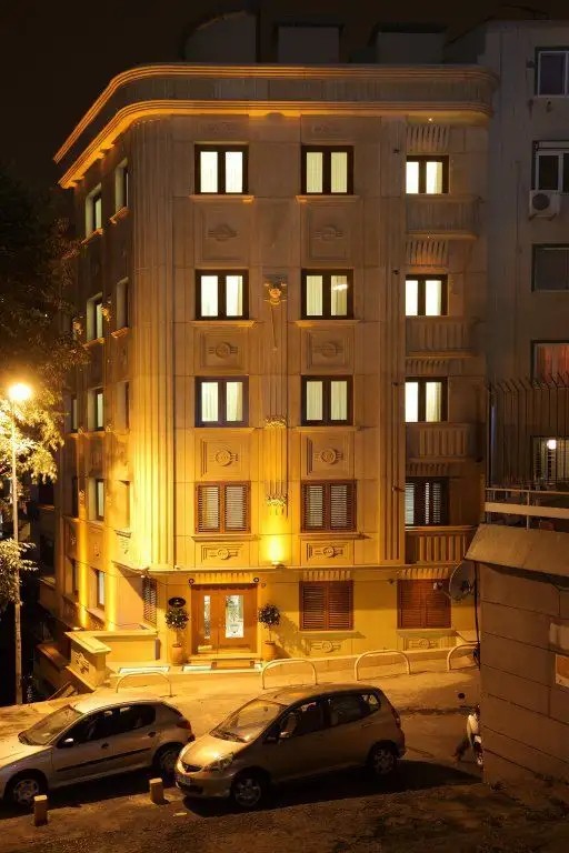LIR RESIDENCE SUITES