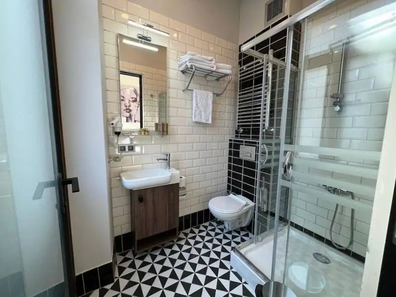 RAFINN HOTEL