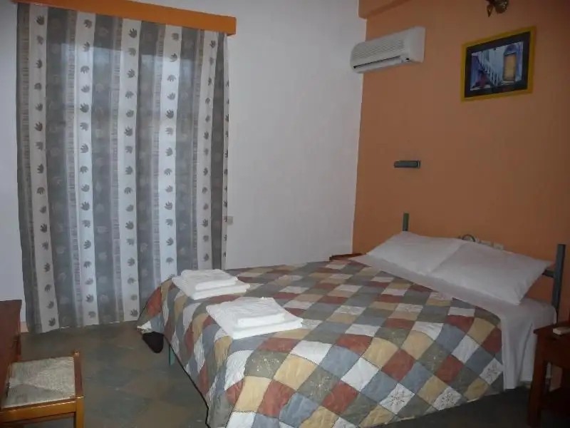 ROSE GARDEN APARTMENTS