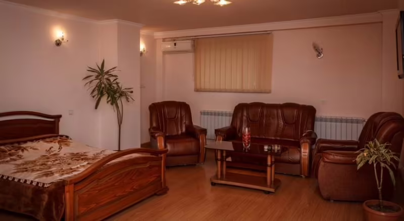 NUR HOTEL