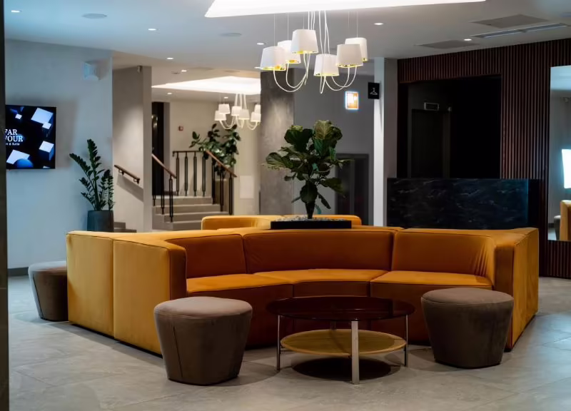 FARFOUR INN&SUITE
