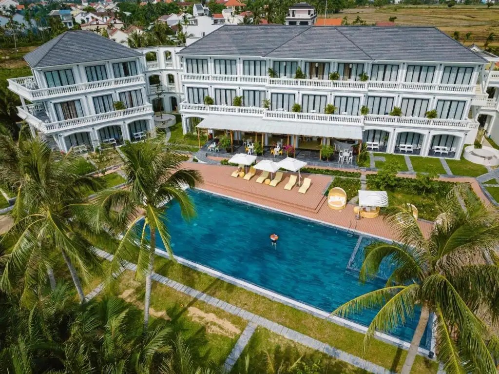 MOODHOIAN RIVERSIDE HOIAN