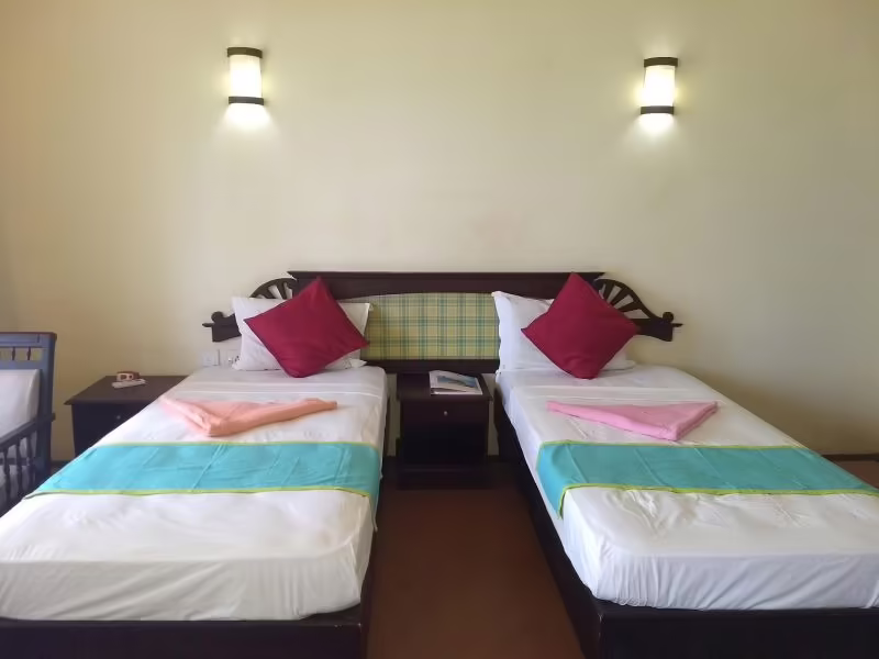 BLOOMING BAY CLIFFTOP BEACH RESORT