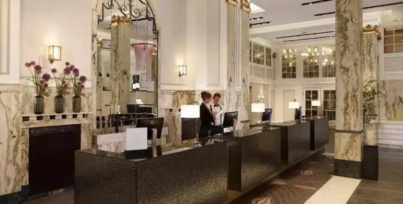 REICHSHOF HAMBURG, CURIO COLLECTION BY HILTON