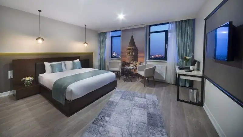 THE CLOCK SUITES
