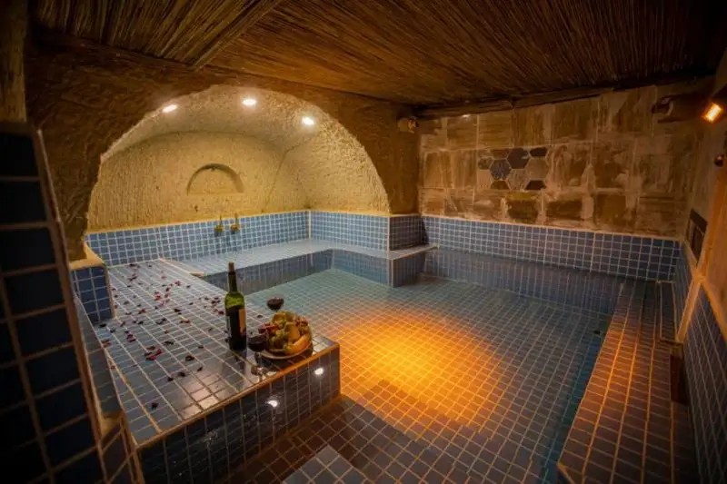 NAR CAVE HOUSE