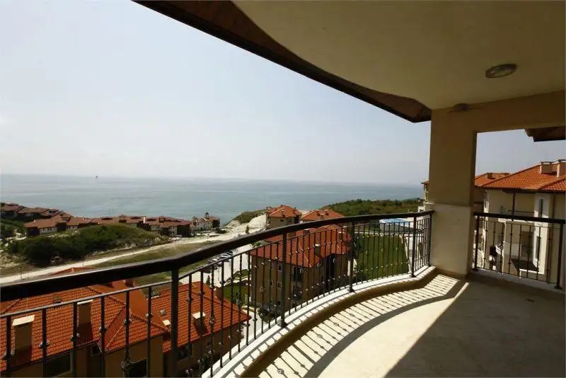 THRACIAN CLIFFS GOLF & BEACH RESORT