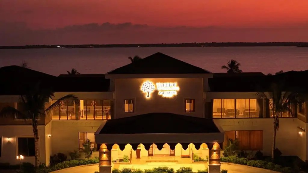TREETOP BY EIGHT CONTINENTS ZANZIBAR