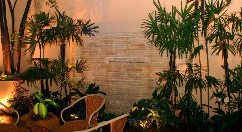 MAX SAVASSI APART SERVICE