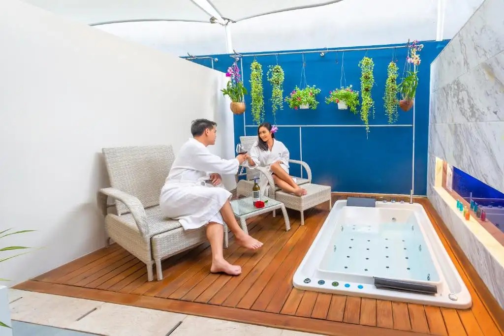 CLOVER HOTEL PATONG (EX. SURF HOTEL PATONG)