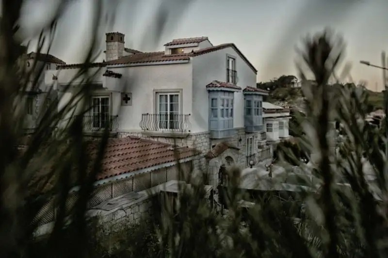 NAZ KONAK ALACATI