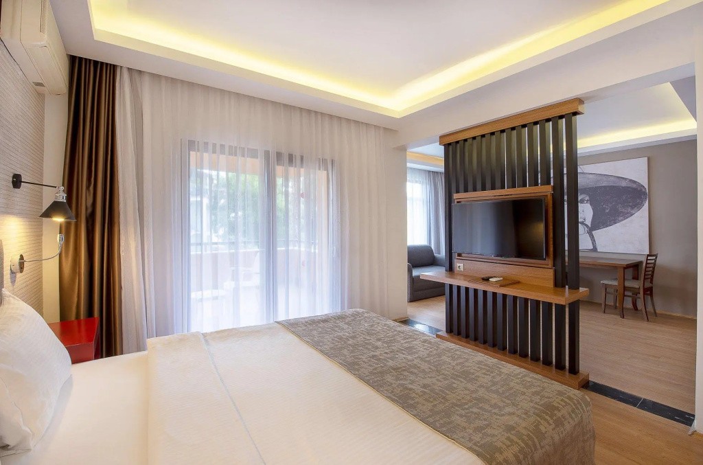 UTOPIA RESORT & RESIDENCE (EX. ALARA PARK HOTEL)