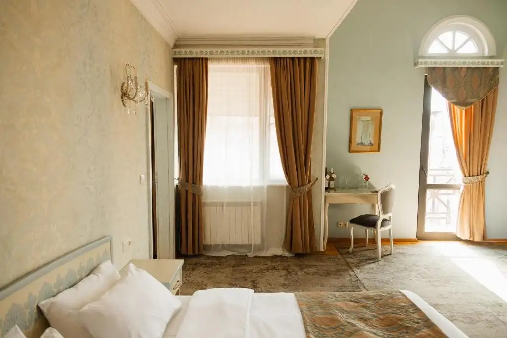REIKARTZ CITY TBILISI HOTEL