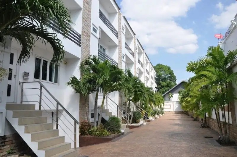 HIDDEN PALM POOL VILLAS