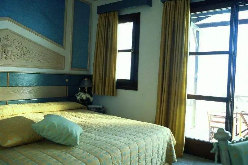 ALDEMAR ROYAL MARE SUITES