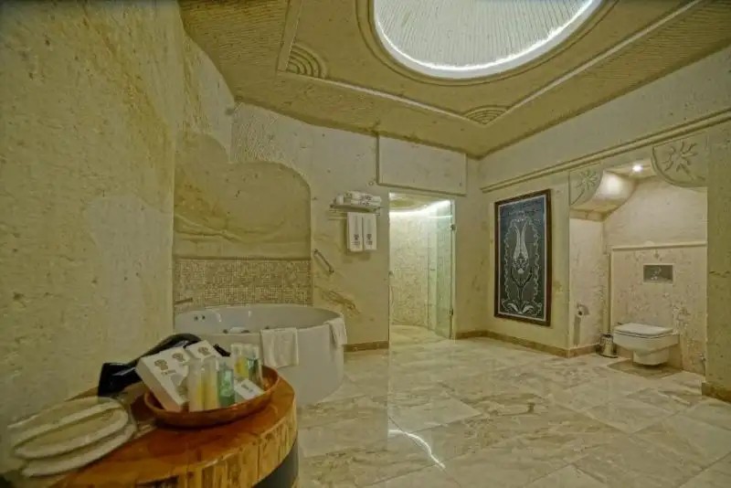 TARU CAVE SUITES