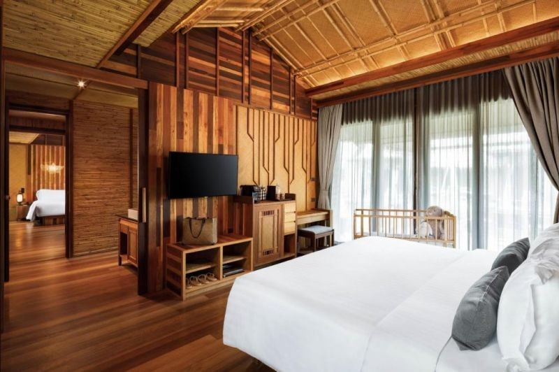family suite water villa