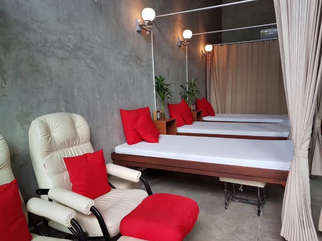 THE NOW HOTEL