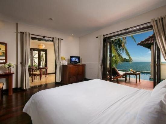 2 bedroom beachfront villa
