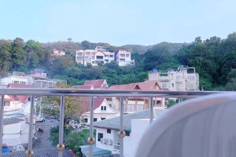 PATONG EYES