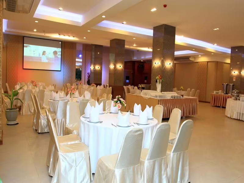 SUMMIT PAVILION HOTEL