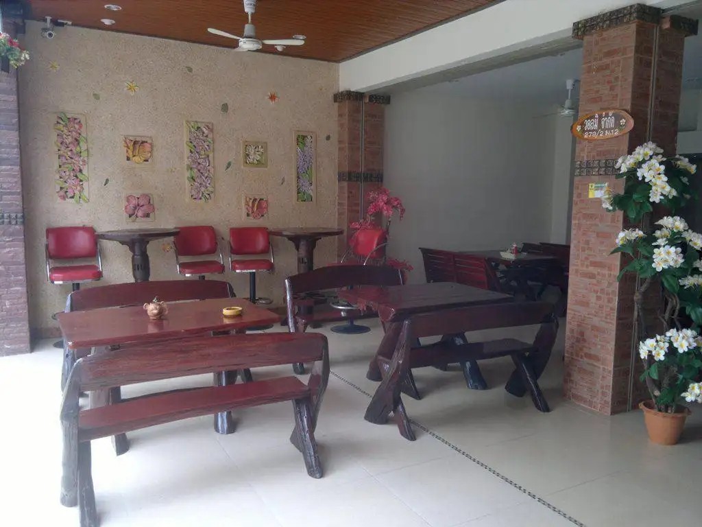 SHAKESPEARE FAMILY HOTEL