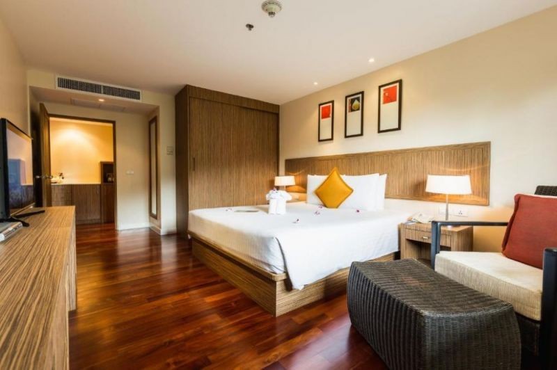 1 king 1 bunk family suite