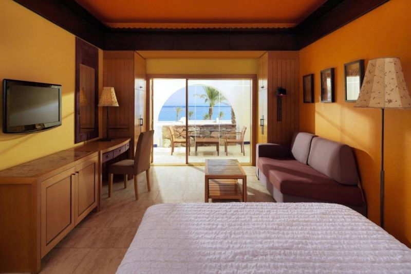 standard partial sea view