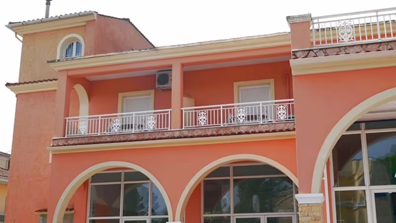 OMIRIKON HOTEL & APARTMENTS